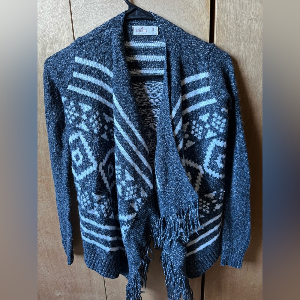 Hollister size xs cardigan